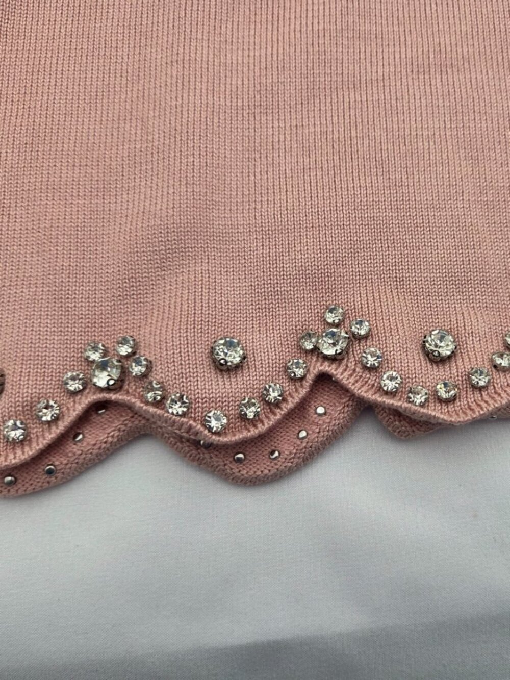 Adrianna Papell NWT Misty Rose Rhinestone Scalloped Cropped Sweater Large - Picture 9 of 10